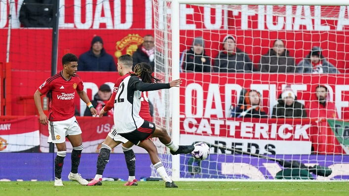 Fulham Shocks Man Utd 2-1: Iwobi's Last-Minute Winner